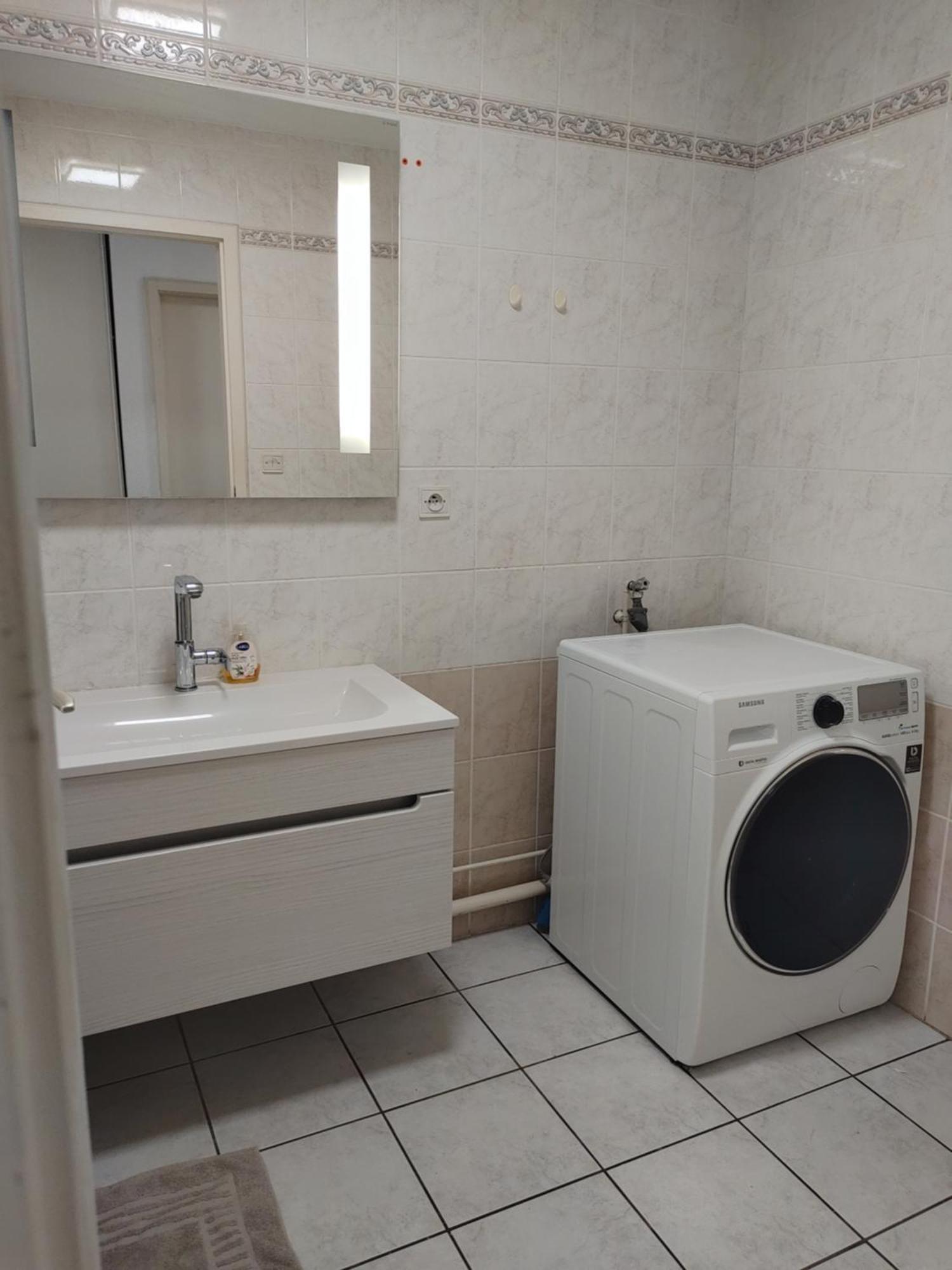 Apartment T3 Proche De Bale